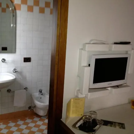 Ca'nova Alloggi بيت ضيافة 2*