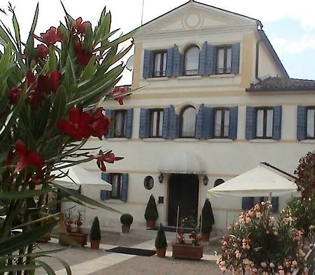 Ca'nova Alloggi بيت ضيافة